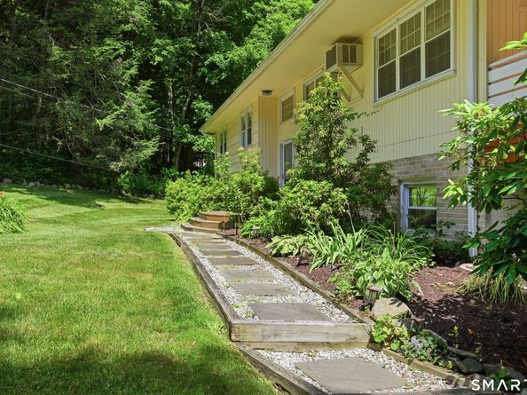 3 Birchcrest Drive, Danbury CT 06811