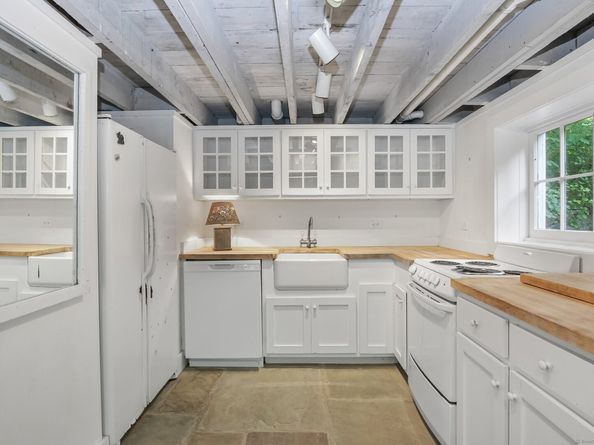 708 Ponus Ridge, New Canaan CT 06840