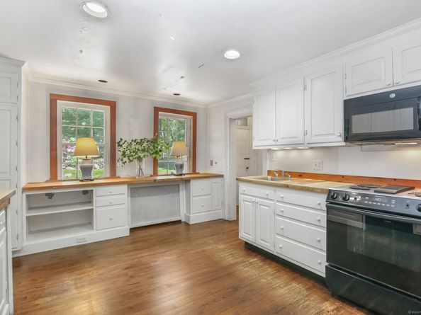 708 Ponus Ridge, New Canaan CT 06840