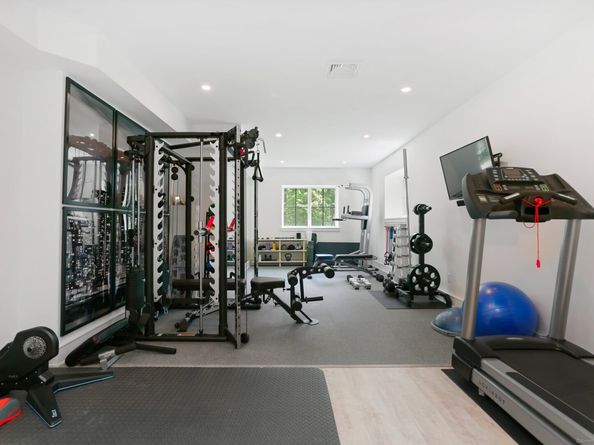 2015 Redding Road, Fairfield CT 06824