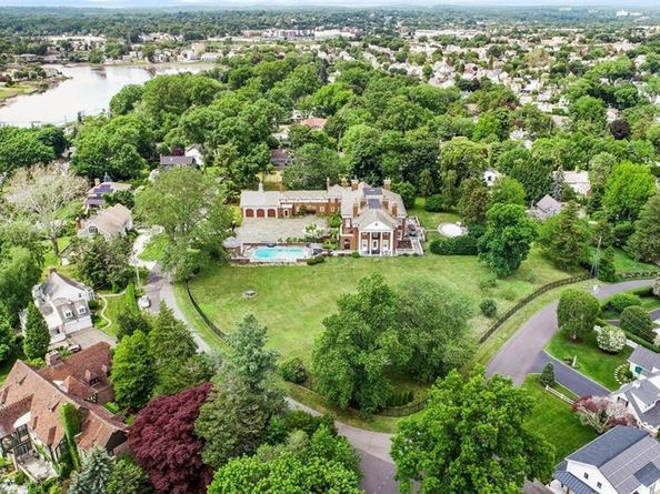124 Old Battery Road, Bridgeport CT 06605