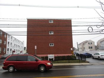 4 Van Zant Street