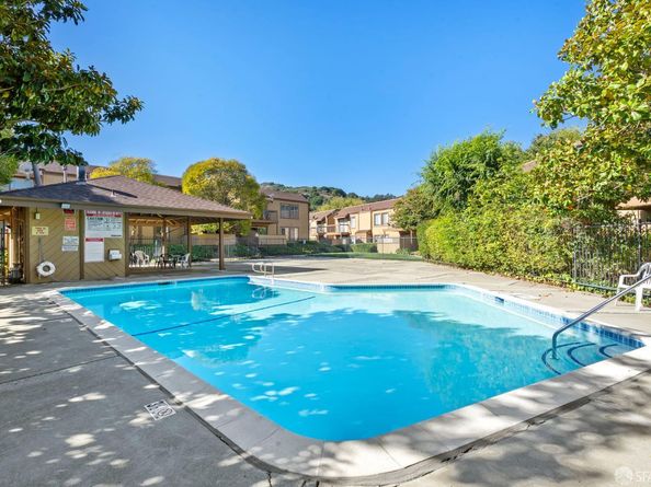 5319 Ridgeview Circle 10, El Sobrante CA 94803