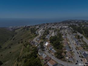 727 Lockhaven Drive, Pacifica CA 94044