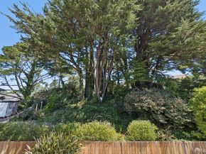 727 Lockhaven Drive, Pacifica CA 94044