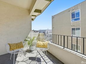 427 Lagunitas Avenue 305, Oakland CA 94610