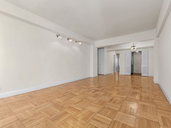 220 East 54th Street 10D, New York NY 10022