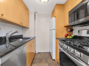 220 East 54th Street 10D, New York NY 10022