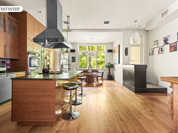 746 East 6th Street, New York NY 10009