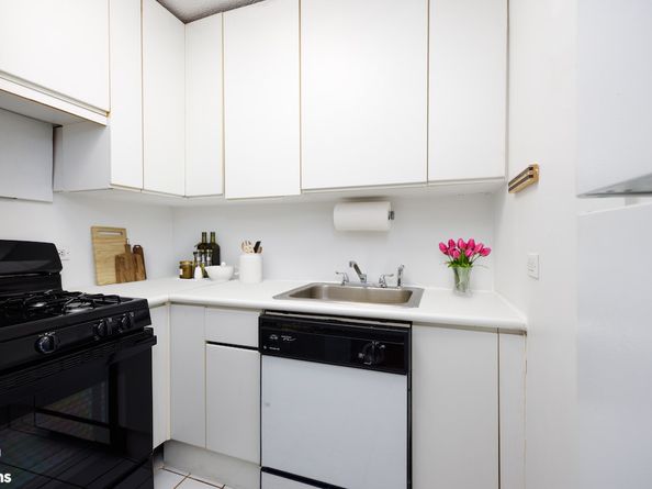 200 West 79th Street 7A, New York NY 10024