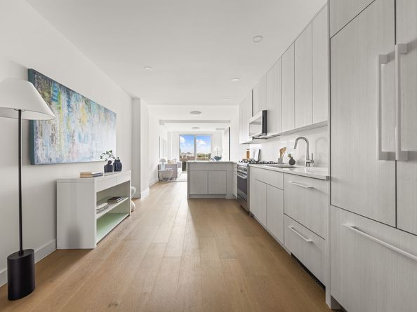 379 Ocean Parkway 6A, Brooklyn NY 11218
