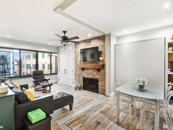 529 West 42nd Street 8N, New York NY 10036