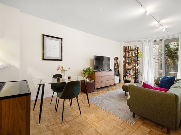 2250 Broadway 3N, New York NY 10024