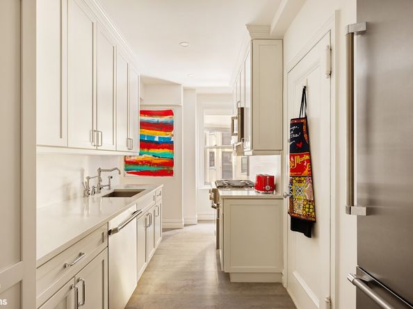 419 East 57th Street 6F, New York NY 10022