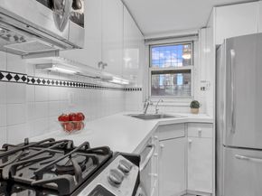 153 East 57th Street 21B, New York NY 10022