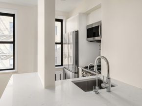 60 East 9th Street 519, New York NY 10003