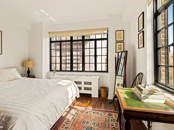 320 East 42nd Street 1001, New York NY 10017