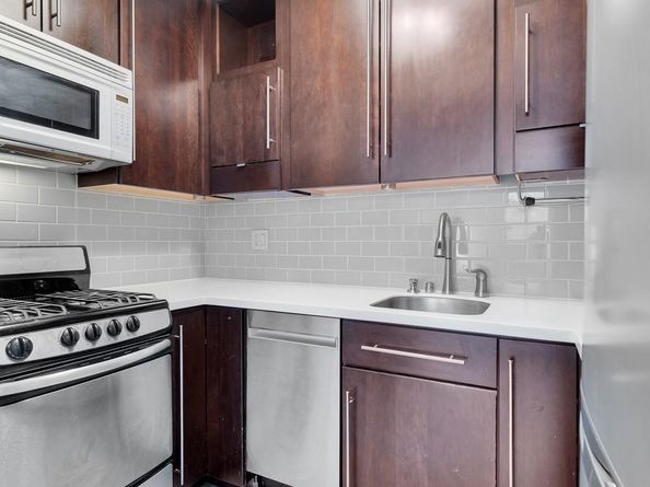 214 Ave A 2D, New York NY 10009