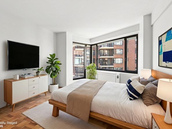 60 Sutton Place S 10FN, New York NY 10022
