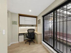 239 East 10th Street GARDENA, New York NY 10003