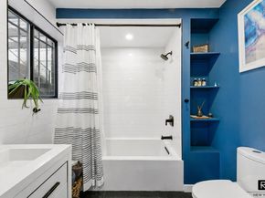 239 East 10th Street GARDENA, New York NY 10003