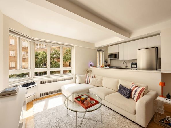 333 West 57th Street 3H, New York NY 10019