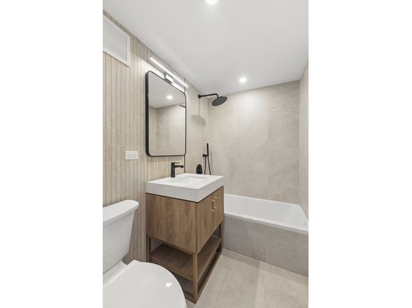 321 East 48th Street 14A, New York NY 10017