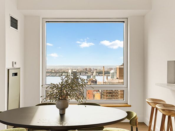 301 West 57th Street 45E, New York NY 10019
