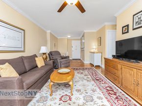 245 East 54th Street 22A, New York NY 10022