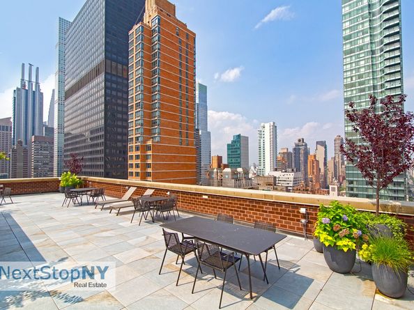 245 East 54th Street 22A, New York NY 10022