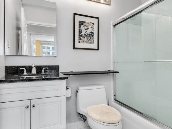 245 East 54th Street 22A, New York NY 10022