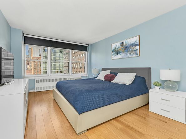 155 East 38th Street 16B, New York NY 10016