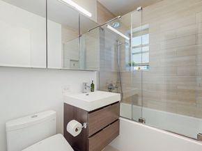 155 East 38th Street 16B, New York NY 10016