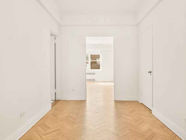 710 Park Avenue 19C, New York NY 10021