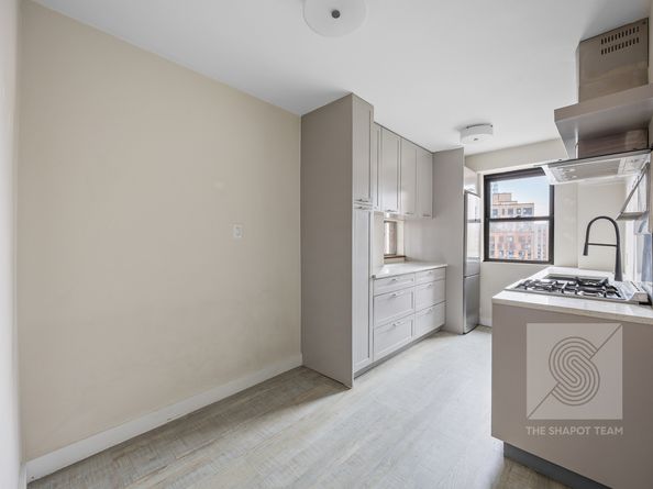 212 East Broadway G1203, New York NY 10002