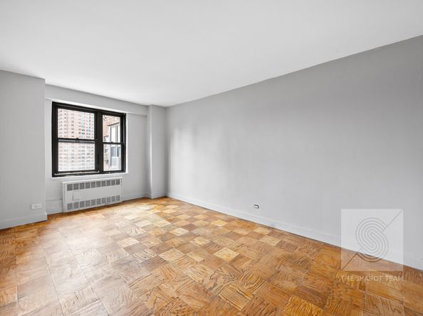 212 East Broadway G1203, New York NY 10002