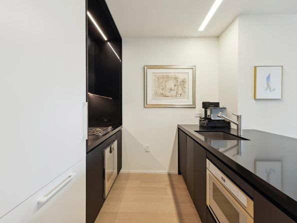 121 East 22nd Street N603, New York NY 10010