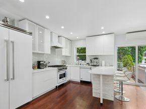 82-15 Penelope Avenue, Queens NY 11379