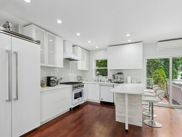 82-15 Penelope Avenue, Queens NY 11379