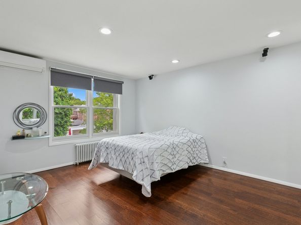 82-15 Penelope Avenue, Queens NY 11379