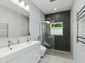 82-15 Penelope Avenue, Queens NY 11379