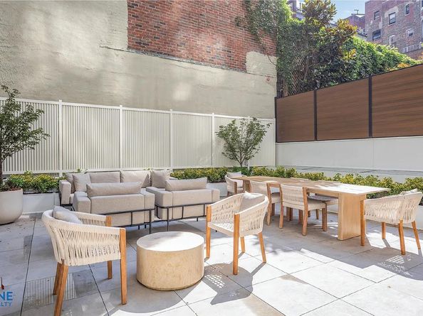 250 East 25th Street 11A, New York NY 10010