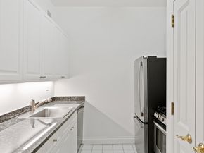 350 East 82nd Street 7G, New York NY 10028