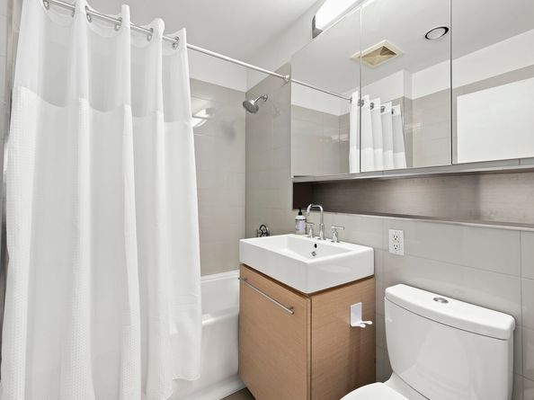 38 Delancey Street 4B, New York NY 10002