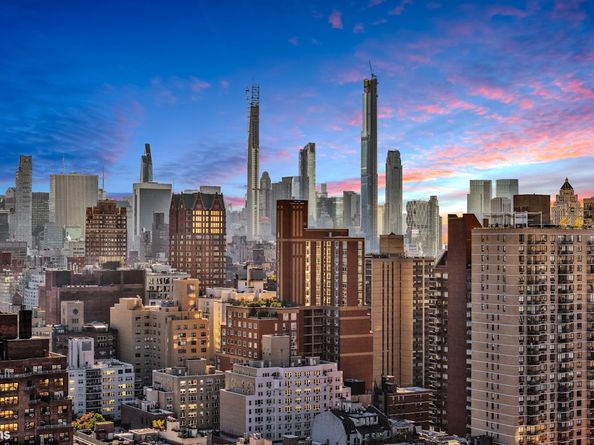 300 East 85th Street 2705, New York NY 10028