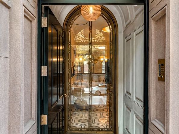 238 1/2 East 83rd Street, New York NY 10028