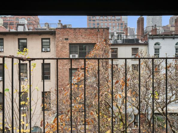 349 East 49th Street 5K, New York NY 10017