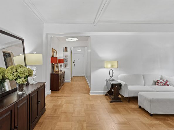 349 East 49th Street 5K, New York NY 10017
