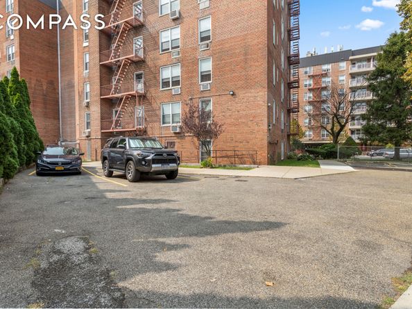 68-15 Selfridge Street 6A, Queens NY 11375