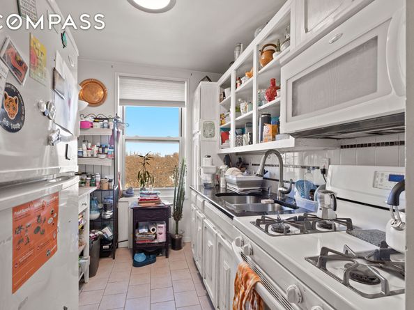 68-15 Selfridge Street 6A, Queens NY 11375